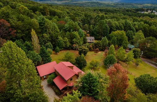 Blairsville Cabin | New Listing-Mountain Views, Hot Tub, Fireplaces, Fire Pit