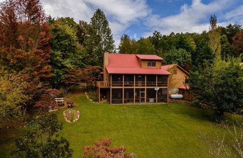 Blairsville Cabin | New Listing-Mountain Views, Hot Tub, Fireplaces, Fire Pit