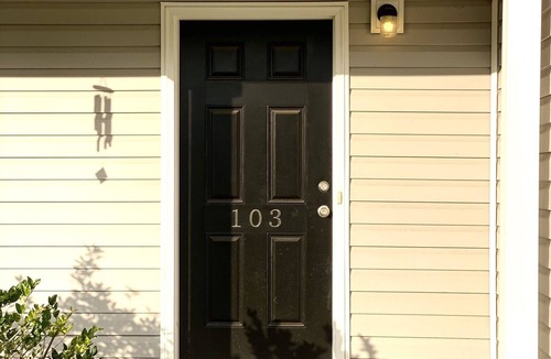 Spartanburg House | NEW! Luxury 3 bedroom home- 8 mins from downtown Spartanburg