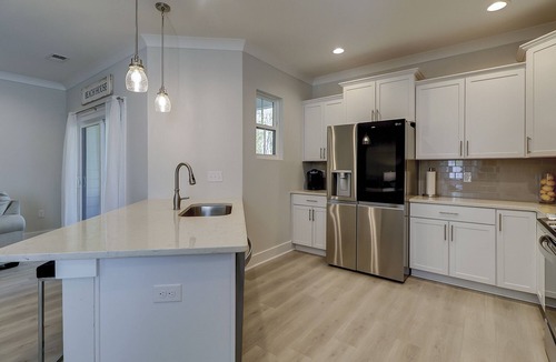 Hilton Head Island House | New Luxury 4 BR 3.5 BA Vacation Home 2 Kings 3 Queen Bikes & Beach Gear included