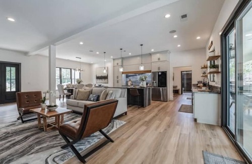 Fair Play House | New Luxury House on Lake Hartwell w/swim up bar