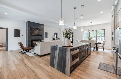 Fair Play House | New Luxury House on Lake Hartwell w/swim up bar