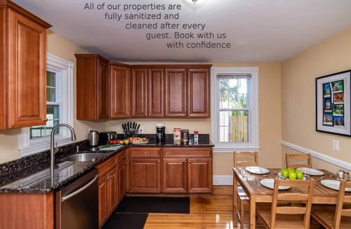 Valley Run House | NEW-Luxury: Mainline Train, Colleges, Hospital