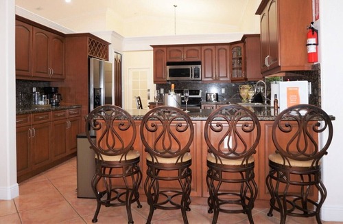 Richmond West House | NEW LUXURY VACATION DREAM RENTAL- SLEEPS 15!