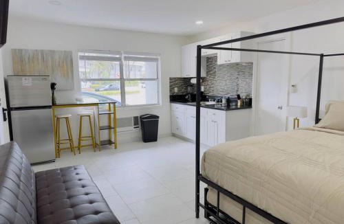 North Beach Apartment | New Mid Miami Beach apt free parking and beach access
