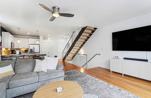 Third Ward Condo | New! Minutes to Uptown CLT w King Suites