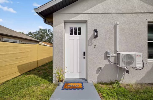 Bearss Plaza Apartment | New Modern 1BR Near Busch Gardens & Downtown