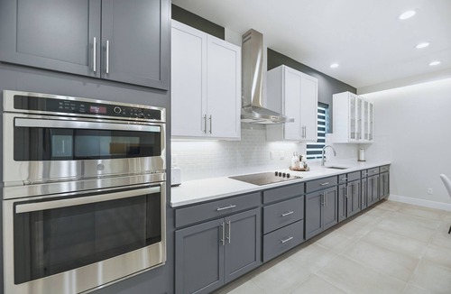 Port Malabar House | New modern 4-bedroom haven in Palm Bay