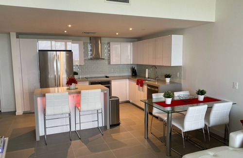 Town Square Condo | NEW, MODERN, BEAUTIFUL 1 BEDROOM APARTMENT IN THE HEART OF MIAMI!