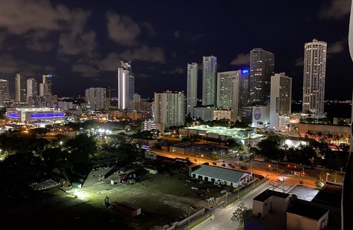 Town Square Condo | NEW, MODERN, BEAUTIFUL 1 BEDROOM APARTMENT IN THE HEART OF MIAMI!