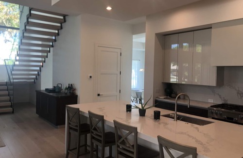 Park Shore House | New Modern Home - Walk to beach