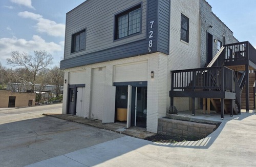 Maryville Apartment | New Modern Studio in Maryville
