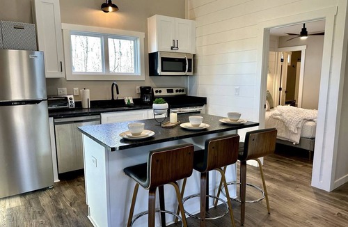 Monteagle Cabin | New Mountain Tiny Retreat with Beautiful Deck in Tennessee