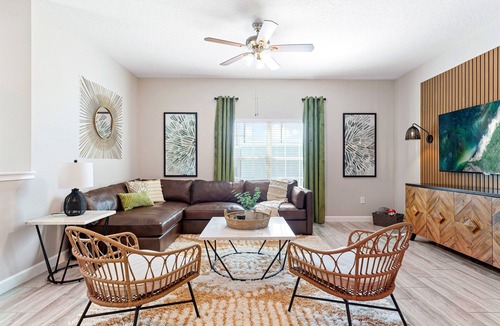 Kissimmee House | New Near Disney Lake View Pool Mario Sleeps 10