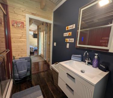 Coalmont House | New Nordic Spruce Cabin - State Parks, Waterfalls, Hiking Trails, Near The Caverns