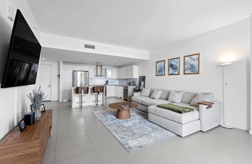 Town Square Condo | NEW | Ocean View w/Peloton, Workspace, Parking