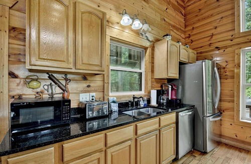 Sautee Nacoochee Cabin | New! Panoramic MtnViews, Game Room, Hot Tub, Sauna