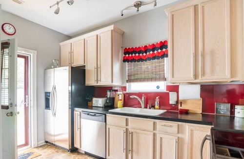 Ponderosa - Wingate House | NEW! Peaceful Group Getaway Min. to Uptown/Airport