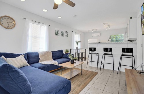 Middle River Terrace House | New - Private Fort Lauderdale Compound w/3 Suites : Walk to Wilton Drive!