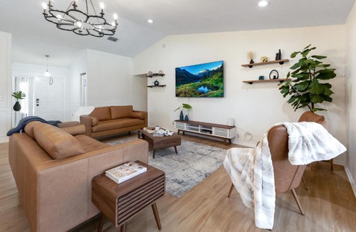 Royal Palm Beach Villa | New Regal Manor Paradise Dreamy Heated Pool Spa