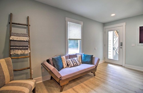 The Point Apartment | NEW! Renovated 2 Bed 2 Bath Apartment Downtown
