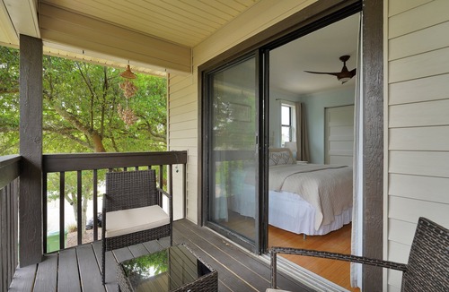Jacksonville House | New rental house less than 2 blocks from the beach!