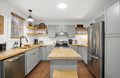 Lansing House | New River Gorge Bridge | Firepit | Walk to AOTG
