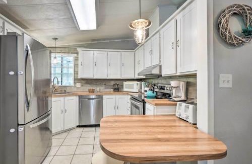 New Port Richey House | New! River Oasis w/Boat Dock, Kayaks & Fishing