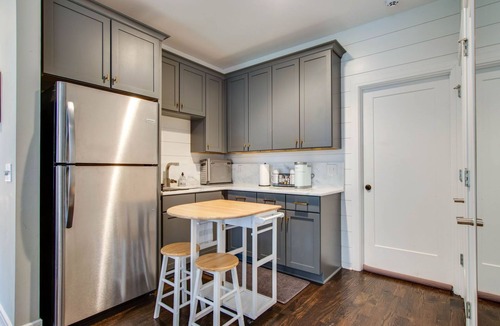 Hadley - Washington House | New! Rooftop Views! Beautiful Modern Townhome West Nashville