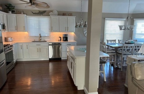 Ship Bottom House | NEW SALT WATER POOL 10/28/2025 YOUNG ADULTS WELCOME HOME IS BIG/MINT CONDITION