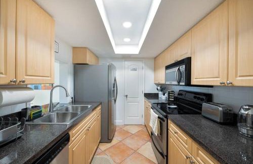 Sarasota Apartment | * NEW * Serene Retreat/Private Patio & Pool *