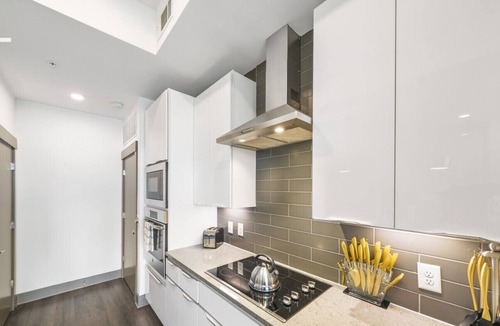 Second Ward Condo | NEW Skyline Escape | A Reluxme High-Rise Experience🏙️