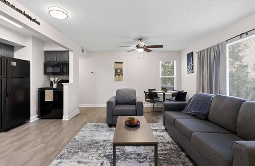 Columbia Apartment | New! Stay Near USC & The Riverbanks Zoo