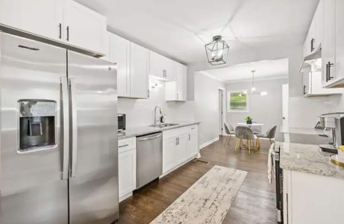Forest Park House | NEW Stunning ATL Hideaway 0.7 miles from Airport