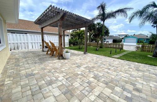 Horton Shores House | NEW! Stylish & Cozy Sea Grape near Beach & Flagler