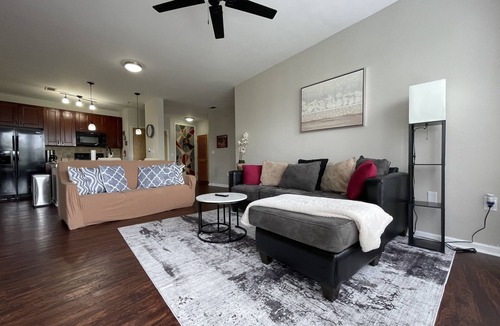 West End Condo | NEW! Stylish Sky Lofts Condo in Historic West End