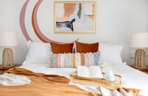 Virginia Highland Apartment | *NEW* The Audrey ~ Downtown | Rooftop Skyline View