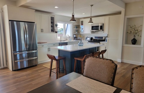 Bay Colony House | NEW! The Pearl in Palmetto Waterfront with a Pool and Dock
