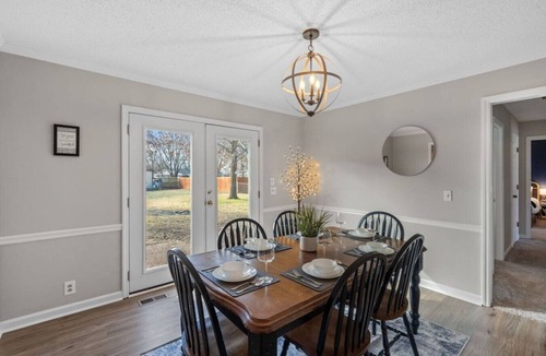 Murfreesboro House | ~NEW~The Pink Lady/Sleeps 6-9