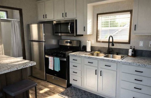 Floyd House | New! Tiny Ridge by Buffalo Mountain Getaway