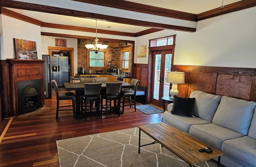 Hammond's Ferry House | NEW TO VRBO Amazing Cottage Downtown North Augusta - 5 star Airb