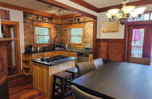Hammond's Ferry House | NEW TO VRBO Amazing Cottage Downtown North Augusta - 5 star Airb