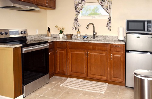 Lincolnville Apartment | New! Victorian Apartment. Park & Walk Everywhere in Town