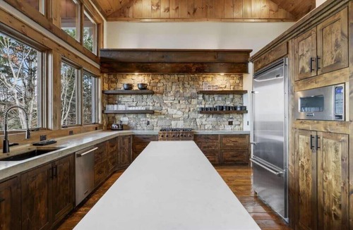 Morganton Cabin | *NEW* $ Views | LUX | Hot tub | King Beds |