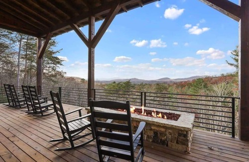 Morganton Cabin | *NEW* $ Views | LUX | Hot tub | King Beds |