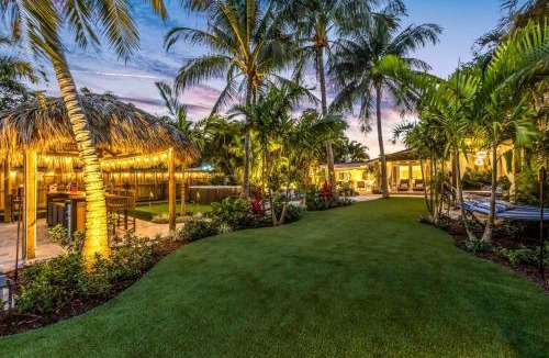 Poinsettia Heights House | New Waterfront Oasis Mins Beach, Eats, Shop