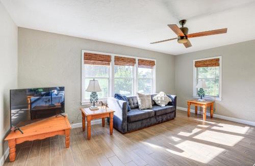 Newberry House | Newberry Home with Deck on 10 Acres!