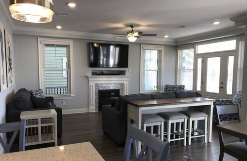 North End Condo | Newer Construction 2020 Heart Of OC, 5 BR 3 BA Triplex, Elevator