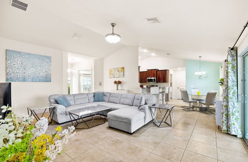 Oakland Hills House | Newley Built/Heated Pool/Canal Views/Level 2 EV Charger
