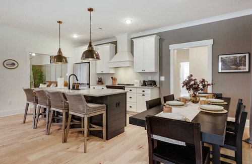 Watkinsville House | Newly Built 5 BR, 6 Miles to UGA, Fire Pit, Sauna, Game Room.
